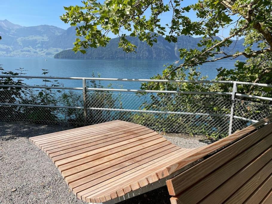 Villa Bootsmann Mit Spektakulaerer Seesicht Nahe Badestrand Vitznau Eksteriør bilde